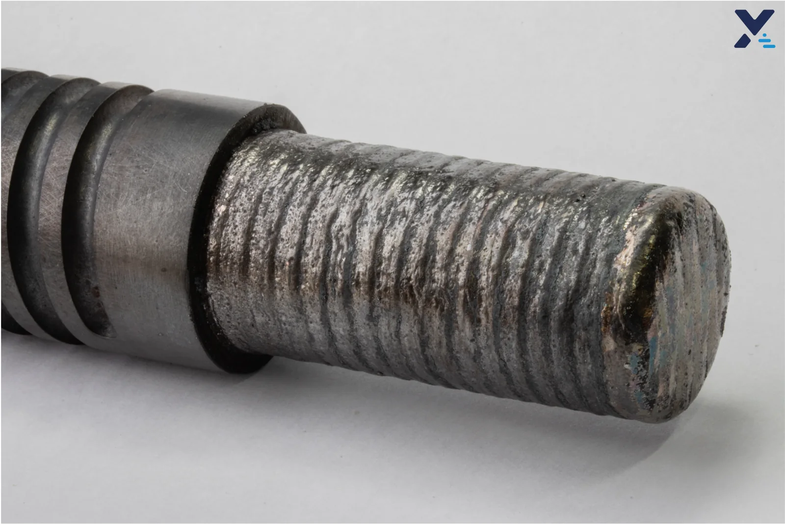 Extrusion screw after LMD material build-up