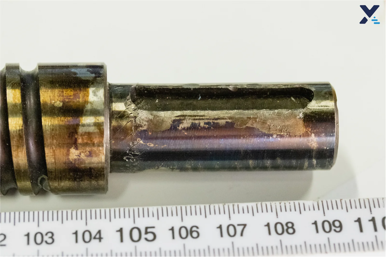 Initial view of the cracked extrusion screw stub shaft